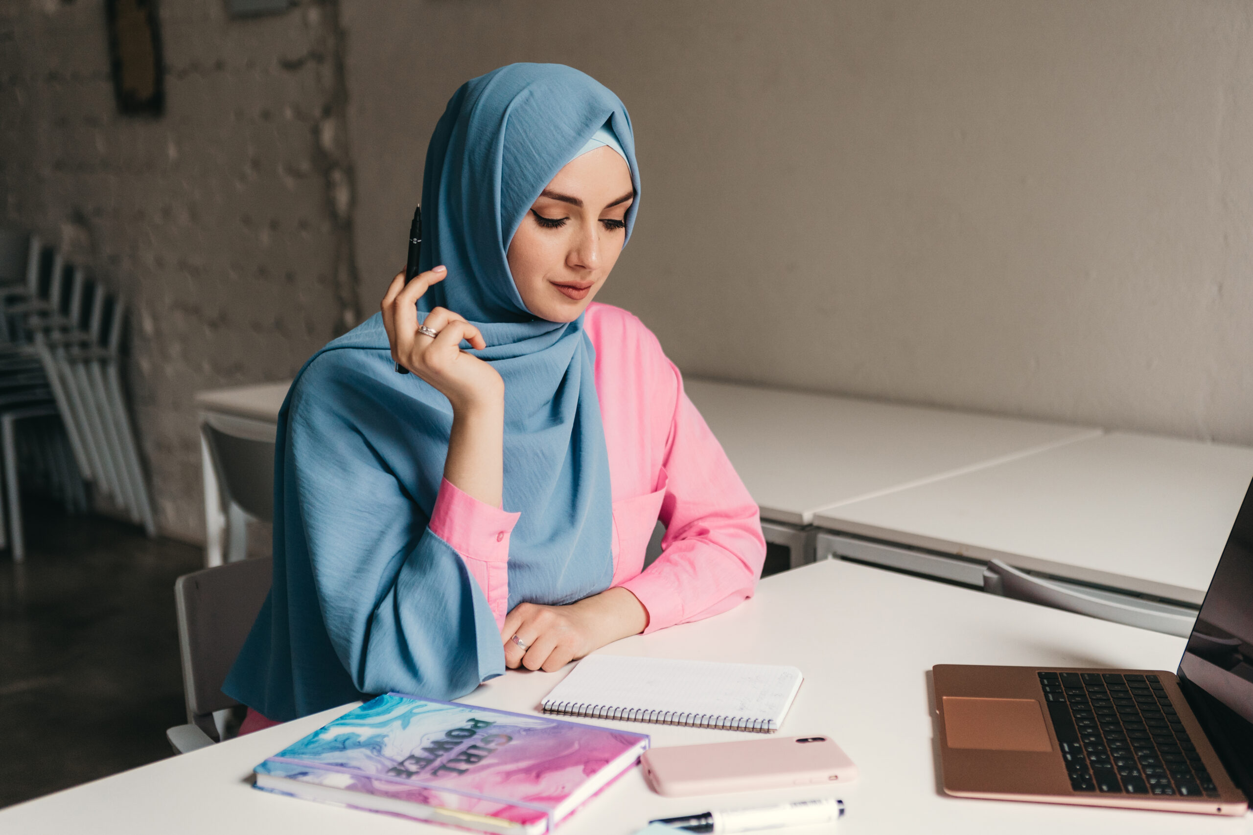 istri bekerja