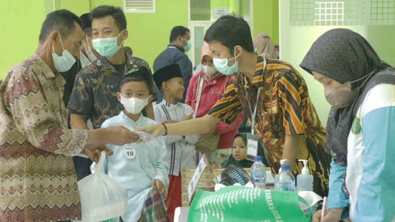 RSU Lirboyo Gelar Khitan Masal