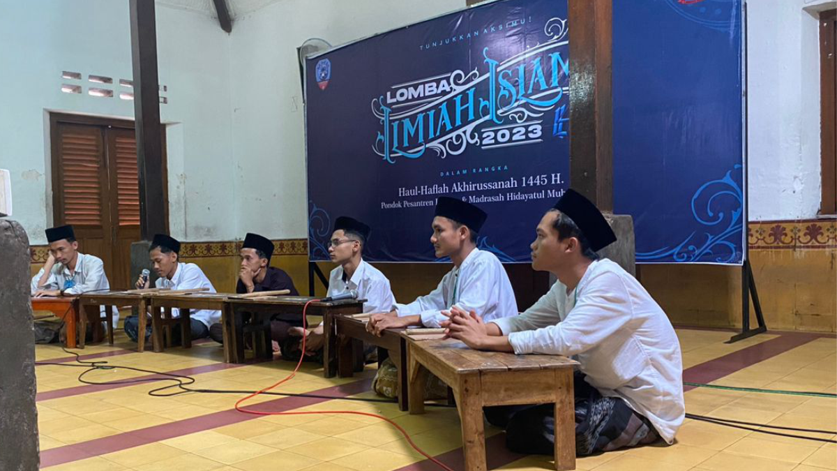 Lomba Ilmiah Pondok Pesantren Lirboyo Lomba Ilmiah Pondok Pesantren Lirboyo