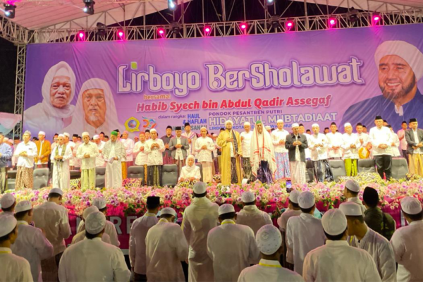 Keinginan Habib Syech Mondok di Lirboyo dalam Acara Lirboyo Bersholawat