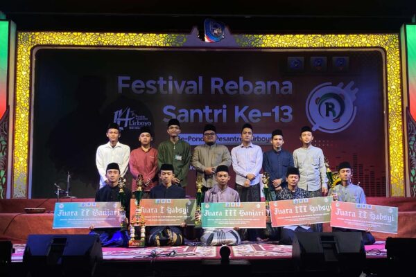 Menyemarakkan Haul dan Haflah ke 114 Th: Pondok Lirboyo Gelar Festival Rebana Santri