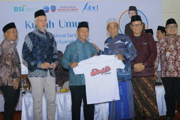 Kuliah Umum; Peran Aktual Santri dalam Ekonomi Syariah Global di Pondok Pesantren Lirboyo-santri