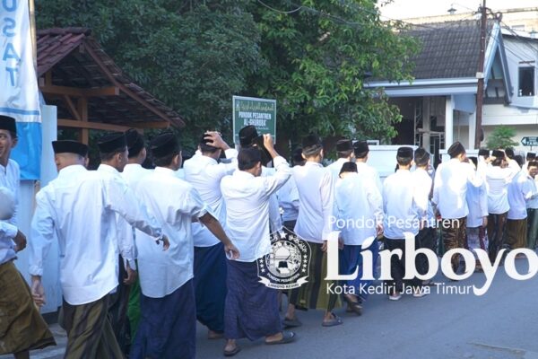Agenda Sowan Masyayikh Lirboyo
