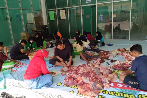 Panitia Menyisihkan Daging Kurban, Bolehkah? Panitia Menyisihkan Daging Kurban, Bolehkah