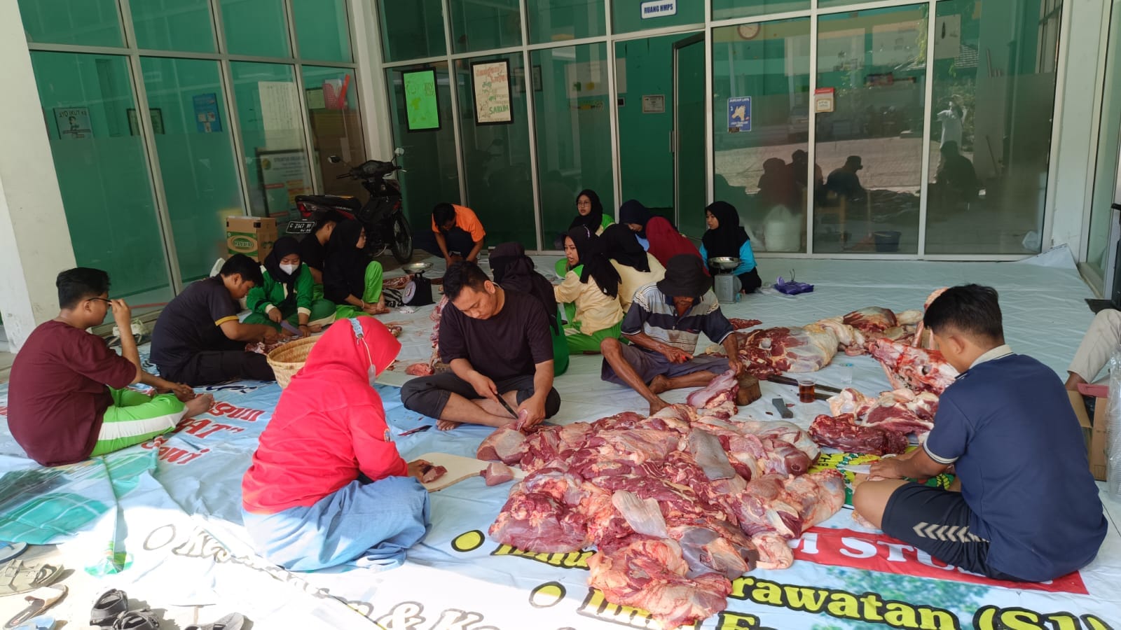 Panitia Menyisihkan Daging Kurban, Bolehkah