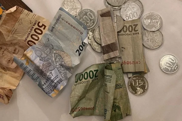 Uang kertas dan receh