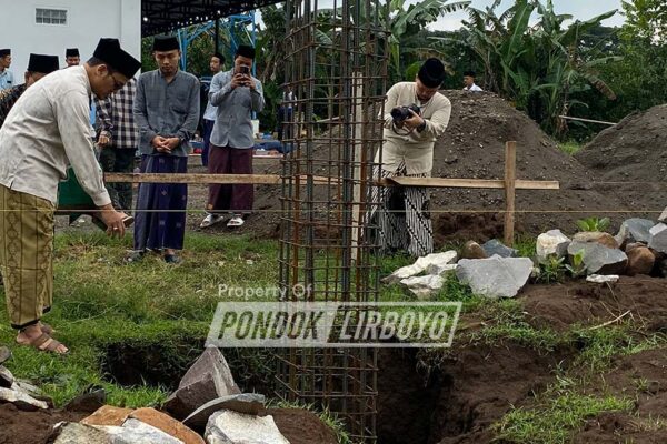 Peletakan batu pertama pabrik roti (2)