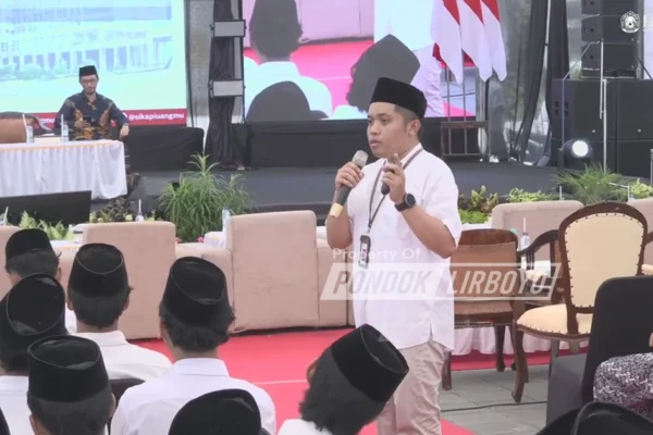 Seminar “Pengenalan Produk atau Layanan Keuangan Syariah, Pengelolaan Keuangan serta Waspada Aktivitas Keuangan Ilegal.” di Lirboyo