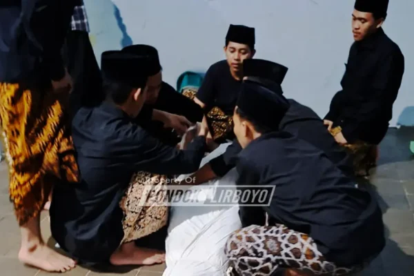 Semalam Bersama Kematian: Kisah Praktek Tajhizul Janaiz Siswa III Aliyah