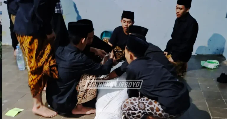 Semalam Bersama Kematian: Kisah Praktek Tajhizul Janaiz Siswa III Aliyah