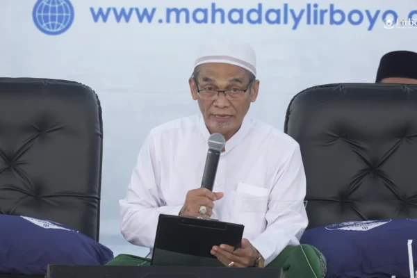 Mudir Aam Ma’had Aly Sampaikan Pentingnya Mempelajari Ilmu Hadis Dalam Acara Dauroh Ilmiah KH. Athoillah Sholahudin Anwar dalam Acara Dauroh Ilmiah bersama Syekh Yasir Al-Adny