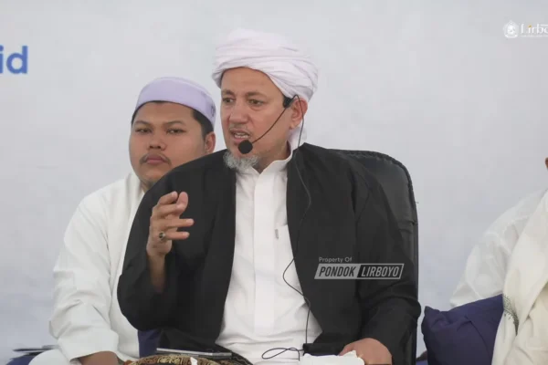 Dauroh Ilmiah Ma’had Aly Lirboyo Bahas Metode Ahlusunnah dalam Mengaplikasikan Hadis Dhaif. Dauroh Ilmiyah Bersama Syekh Yasir Al-Adny