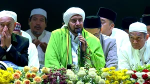 LIRBOYO BERSHOLAWAT Bersama HABIB SYECH BIN ABDUL QODIR ASSEGAF